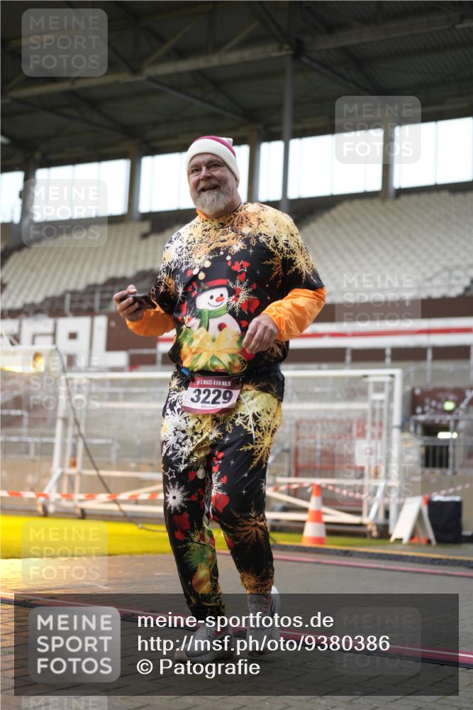 07.12.2025 - St. Pauli X-Mass-Run No. 15 Patografie http://msf.ph/oto/9380386 07.12.2025 10:17:03 Ziel 1620, 1762, 2694, 3229, 3522, 3874, 3987 meine-sportfotos.de