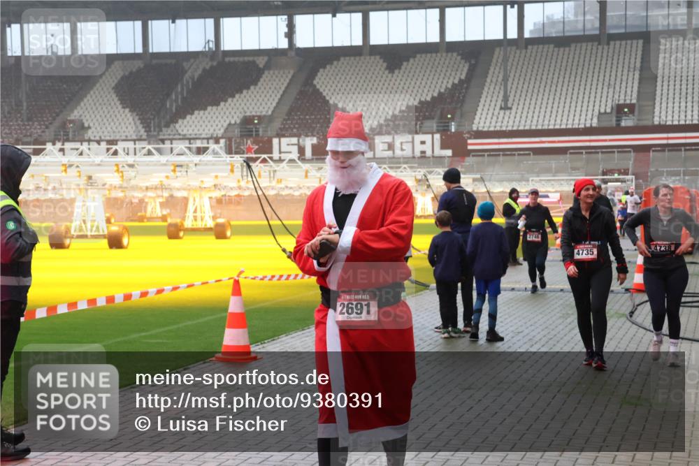 07.12.2025 - St. Pauli X-Mass-Run No. 15 Luisa Fischer http://msf.ph/oto/9380391 07.12.2025 10:08:45 Ziel 15, 2691, 2746, 4735, 4738, 1282, 2247, 2248, 2650, 2691, 2692, 2746, 3495, 3627, 3628, 3759, 4205, 4231, 4232, 4234, 4451, 4623, 4624, 4626, 4734, 4737, 4740 meine-sportfotos.de