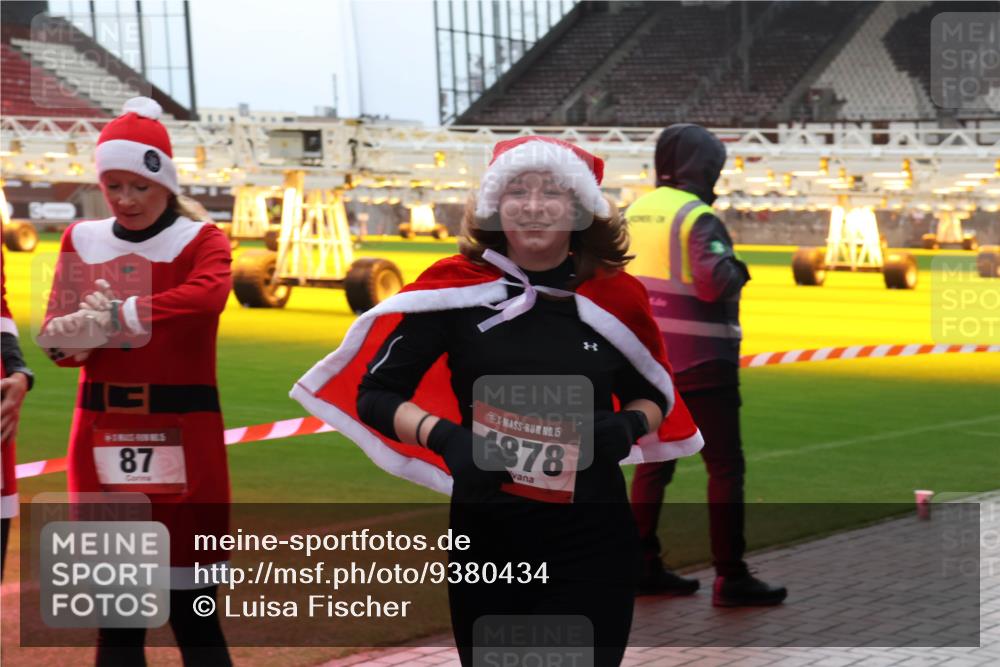 07.12.2025 - St. Pauli X-Mass-Run No. 15 Luisa Fischer http://msf.ph/oto/9380434 07.12.2025 10:40:35 Ziel 87, 5, 4878, 87, 108, 230, 538, 580, 731, 735, 827, 1604, 1748, 1749, 2169, 2588, 2754, 2916, 3161, 3164, 3796, 3797, 4874, 4878 meine-sportfotos.de