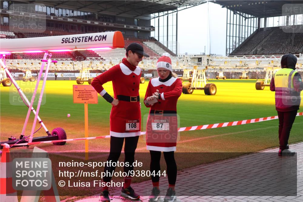 07.12.2025 - St. Pauli X-Mass-Run No. 15 Luisa Fischer http://msf.ph/oto/9380444 07.12.2025 10:40:36 Ziel 108, 15, 87, 87, 108, 230, 538, 580, 731, 735, 827, 1604, 1748, 1749, 2169, 2588, 2754, 2916, 3161, 3164, 3796, 3797, 4874, 4878 meine-sportfotos.de