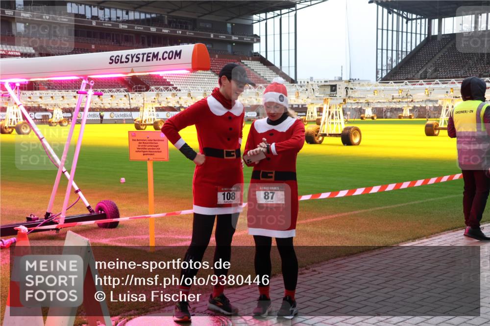 07.12.2025 - St. Pauli X-Mass-Run No. 15 Luisa Fischer http://msf.ph/oto/9380446 07.12.2025 10:40:37 Ziel 4, 108, 15, 87, 87, 108, 230, 538, 580, 731, 735, 827, 1604, 1748, 1749, 2169, 2588, 2754, 2916, 3161, 3164, 3796, 3797, 4874, 4878 meine-sportfotos.de