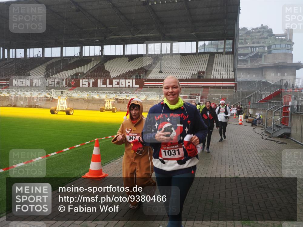 07.12.2025 - St. Pauli X-Mass-Run No. 15 Fabian Wolf http://msf.ph/oto/9380466 07.12.2025 10:08:52 Ziel 19, 390, 707, 786, 789, 947, 1002, 1031, 1176, 2521, 3212, 3300, 3332, 3335, 3484, 3671, 3891, 3904, 3907, 4232, 4234, 4451 meine-sportfotos.de