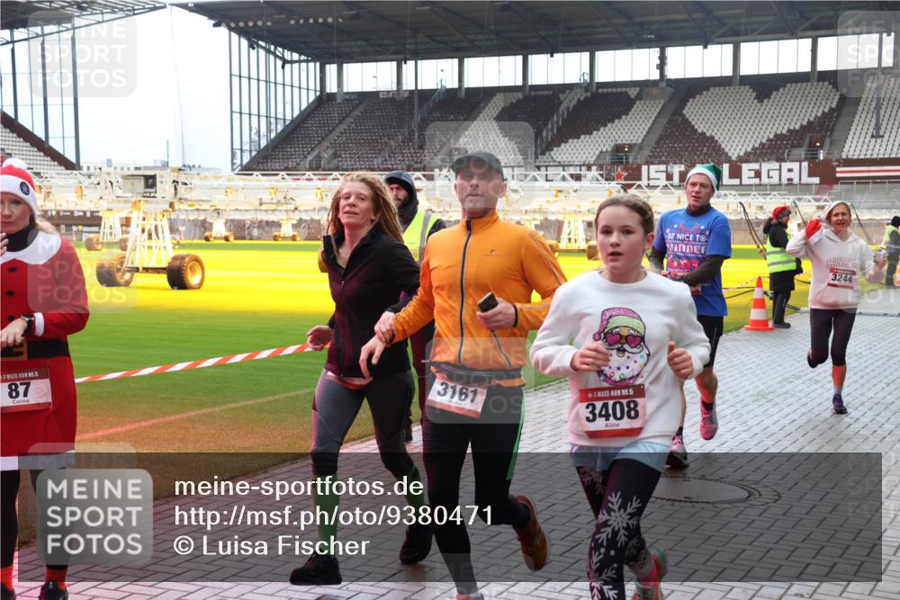 07.12.2025 - St. Pauli X-Mass-Run No. 15 Luisa Fischer http://msf.ph/oto/9380471 07.12.2025 10:40:44 Ziel 15, 87, 3161, 15, 3408, 3244, 87, 108, 230, 538, 580, 731, 735, 827, 1457, 1604, 1748, 1749, 2169, 2594, 2754, 2916, 3161, 3164, 3244, 3407, 3408, 3796, 3797, 4041, 4304, 4874, 4878 meine-sportfotos.de