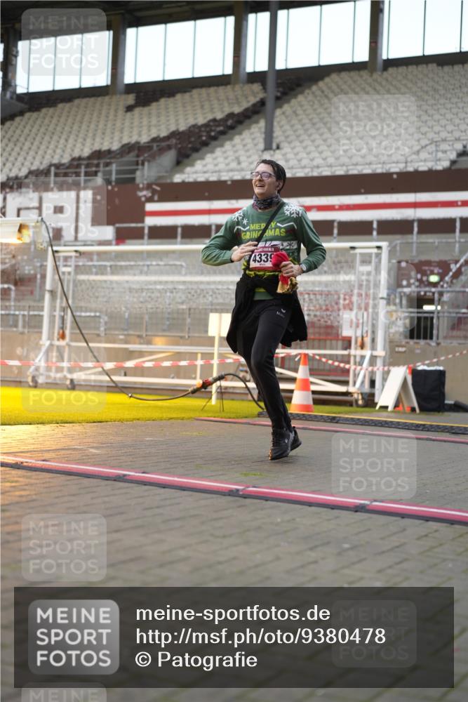 07.12.2025 - St. Pauli X-Mass-Run No. 15 Patografie http://msf.ph/oto/9380478 07.12.2025 10:17:16 Ziel 257, 268, 2688, 3229, 3522, 3874, 4114, 4339, 4764 meine-sportfotos.de