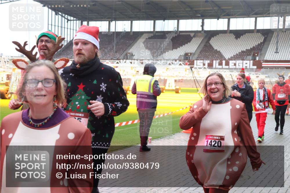 07.12.2025 - St. Pauli X-Mass-Run No. 15 Luisa Fischer http://msf.ph/oto/9380479 07.12.2025 11:14:07 Ziel 1, 15, 1420, 1111, 274, 375, 425, 475, 585, 708, 1111, 1114, 1338, 1341, 1647, 1664, 2125, 2773 meine-sportfotos.de
