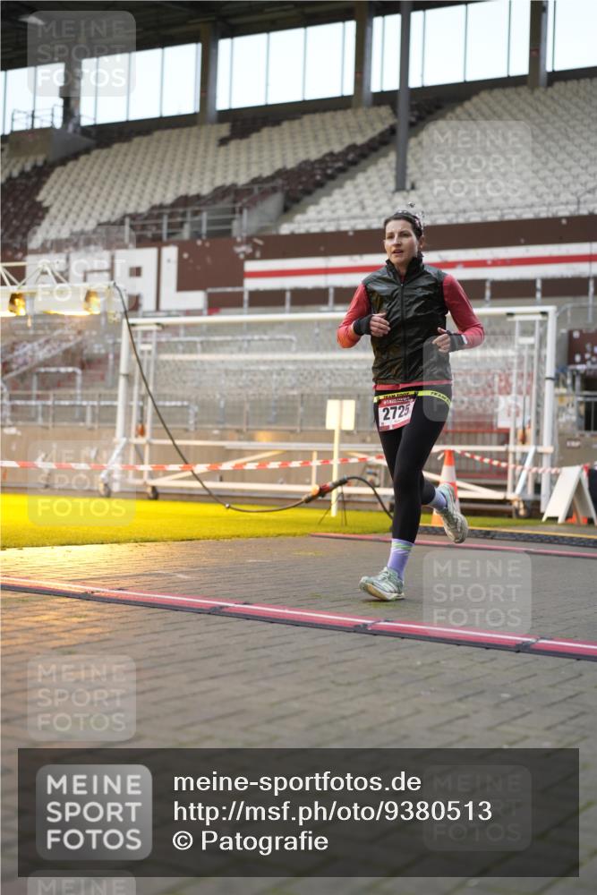 07.12.2025 - St. Pauli X-Mass-Run No. 15 Patografie http://msf.ph/oto/9380513 07.12.2025 10:17:23 Ziel 257, 268, 2688, 2725, 2952, 4114, 4339, 4764 meine-sportfotos.de