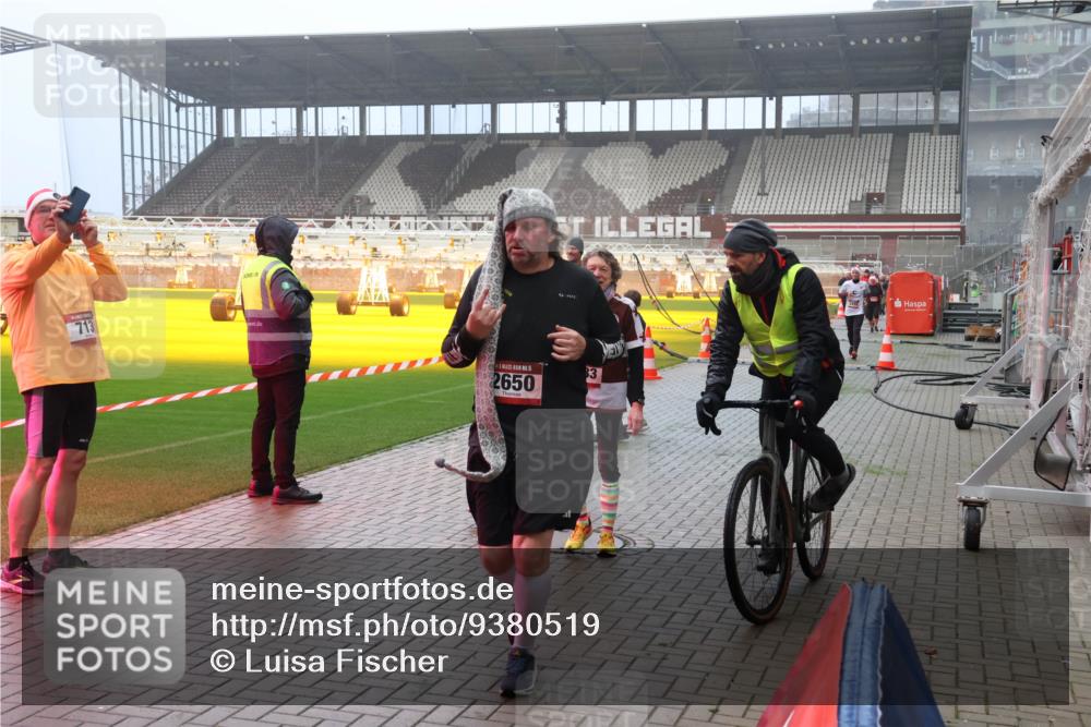 07.12.2025 - St. Pauli X-Mass-Run No. 15 Luisa Fischer http://msf.ph/oto/9380519 07.12.2025 10:08:54 Ziel 713, 5, 2650, 83, 390, 707, 789, 947, 1002, 1031, 2247, 2248, 2521, 2650, 2691, 2692, 2746, 3212, 3332, 3335, 3495, 3627, 3628, 3671, 3759, 4205, 4232, 4234, 4451, 4623, 4624, 4626, 4734, 4737, 4740 meine-sportfotos.de