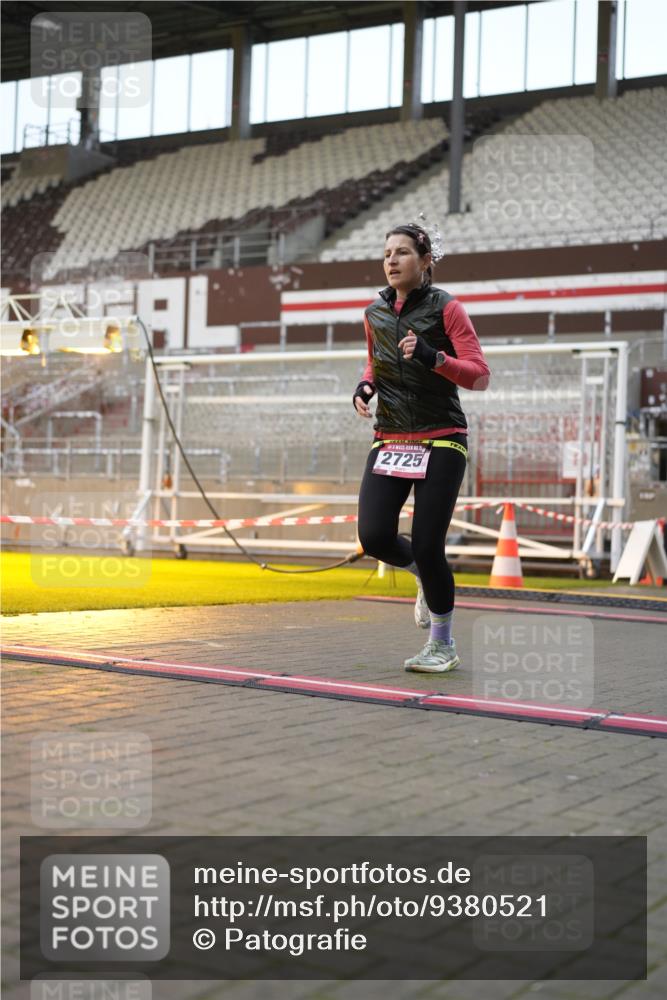 07.12.2025 - St. Pauli X-Mass-Run No. 15 Patografie http://msf.ph/oto/9380521 07.12.2025 10:17:23 Ziel 257, 268, 2688, 2725, 2952, 4114, 4339, 4764 meine-sportfotos.de