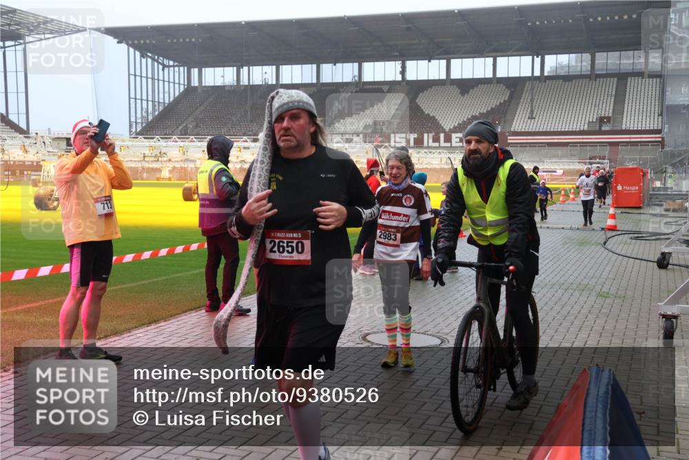 07.12.2025 - St. Pauli X-Mass-Run No. 15 Luisa Fischer http://msf.ph/oto/9380526 07.12.2025 10:08:54 Ziel 713, 300, 15, 2650, 2983, 390, 707, 789, 947, 1002, 1031, 2247, 2248, 2521, 2650, 2691, 2692, 2746, 3212, 3332, 3335, 3495, 3627, 3628, 3671, 3759, 4205, 4232, 4234, 4451, 4623, 4624, 4626, 4734, 4737, 4740 meine-sportfotos.de