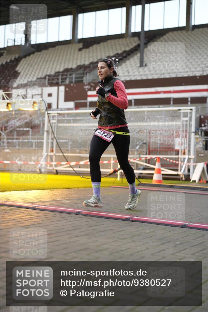 07.12.2025 - St. Pauli X-Mass-Run No. 15 Patografie http://msf.ph/oto/9380527 07.12.2025 10:17:23 Ziel 257, 268, 2688, 2725, 2952, 4114, 4339, 4764 meine-sportfotos.de