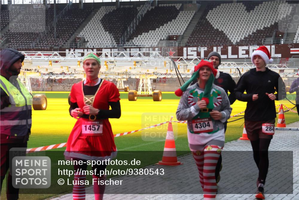 07.12.2025 - St. Pauli X-Mass-Run No. 15 Luisa Fischer http://msf.ph/oto/9380543 07.12.2025 10:41:03 Ziel 6709, 1457, 4304, 284, 230, 284, 288, 406, 538, 580, 731, 735, 1457, 2169, 2555, 2559, 2594, 2916, 3161, 3164, 3244, 3264, 3265, 3407, 3408, 3796, 3797, 4041, 4304, 4856, 4871, 4874, 4878 meine-sportfotos.de