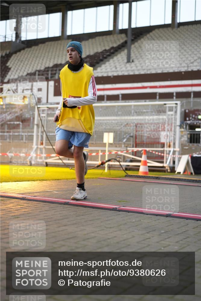 07.12.2025 - St. Pauli X-Mass-Run No. 15 Patografie http://msf.ph/oto/9380626 07.12.2025 10:17:45 Ziel 1161, 1162, 1963, 2663, 3804, 4127, 4227 meine-sportfotos.de