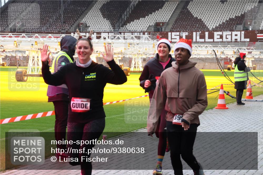 07.12.2025 - St. Pauli X-Mass-Run No. 15 Luisa Fischer http://msf.ph/oto/9380638 07.12.2025 10:41:32 Ziel 395, 259, 284, 288, 406, 449, 545, 575, 952, 1153, 2330, 2331, 2507, 2555, 2559, 3047, 3264, 3265, 3951, 4617, 4773, 4856, 4871 meine-sportfotos.de