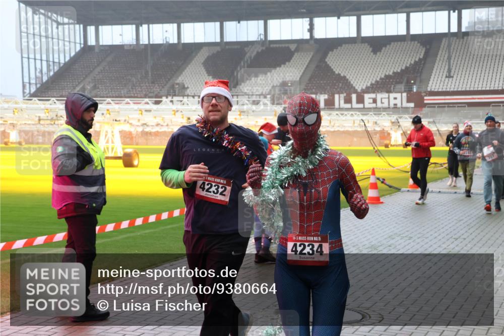 07.12.2025 - St. Pauli X-Mass-Run No. 15 Luisa Fischer http://msf.ph/oto/9380664 07.12.2025 10:09:10 Ziel 15, 4232, 15, 4234, 707, 19, 390, 707, 786, 789, 947, 1002, 1031, 1176, 1461, 1465, 1570, 1575, 1576, 2126, 2247, 2248, 2521, 2650, 2746, 3212, 3300, 3332, 3335, 3484, 3495, 3671, 3759, 3891, 3904, 3907, 4066, 4067, 4068, 4205, 4232, 4234, 4451 meine-sportfotos.de