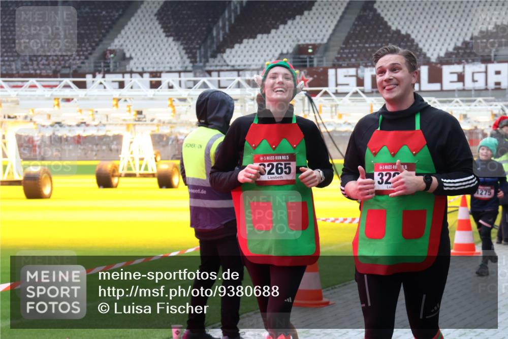 07.12.2025 - St. Pauli X-Mass-Run No. 15 Luisa Fischer http://msf.ph/oto/9380688 07.12.2025 10:41:51 Ziel 15, 3265, 151, 15, 32, 1275, 141, 259, 279, 322, 449, 545, 575, 952, 1153, 1275, 2288, 2330, 2331, 2507, 2563, 3047, 3264, 3265, 3392, 3951, 4617, 4773 meine-sportfotos.de