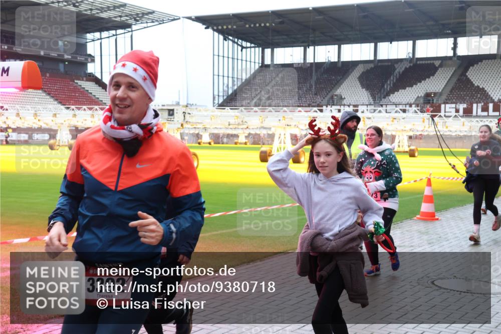 07.12.2025 - St. Pauli X-Mass-Run No. 15 Luisa Fischer http://msf.ph/oto/9380718 07.12.2025 10:41:56 Ziel 15, 3392, 141, 259, 279, 322, 449, 545, 575, 1153, 1275, 2288, 2330, 2331, 2507, 2563, 3047, 3392, 3951, 4617, 4773 meine-sportfotos.de