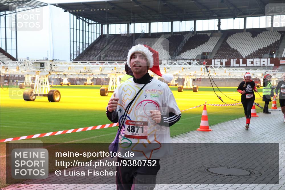 07.12.2025 - St. Pauli X-Mass-Run No. 15 Luisa Fischer http://msf.ph/oto/9380752 07.12.2025 10:42:01 Ziel 15, 4871, 1, 259, 952, 141, 259, 279, 322, 575, 1153, 1266, 1275, 2288, 2330, 2331, 2507, 2563, 2829, 2831, 3047, 3392, 4617 meine-sportfotos.de