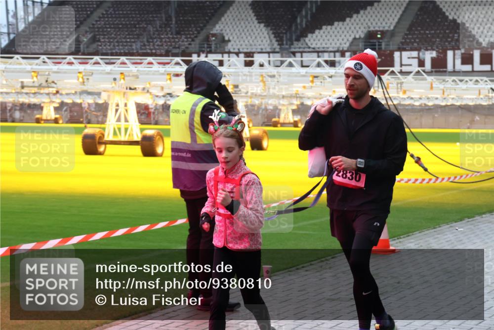07.12.2025 - St. Pauli X-Mass-Run No. 15 Luisa Fischer http://msf.ph/oto/9380810 07.12.2025 10:42:31 Ziel 1, 2830, 116, 141, 279, 322, 968, 1266, 1438, 1674, 1675, 1676, 2157, 2261, 2288, 2563, 2829, 2831, 2931, 3042, 3399, 4045, 4046, 4441, 4622 meine-sportfotos.de
