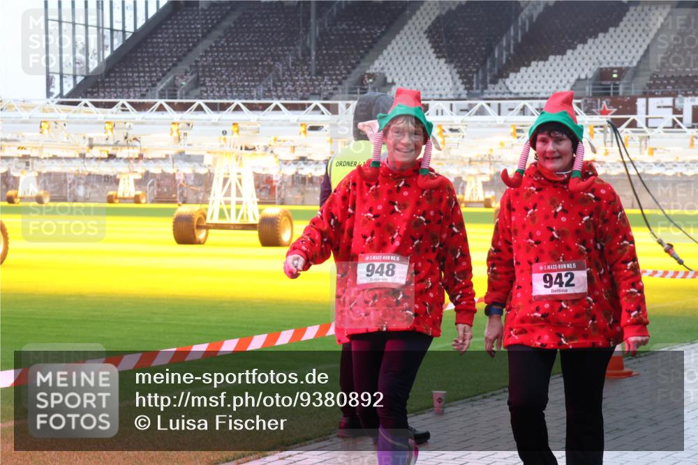 07.12.2025 - St. Pauli X-Mass-Run No. 15 Luisa Fischer http://msf.ph/oto/9380892 07.12.2025 11:15:21 Ziel 15, 948, 15, 942, 313, 525, 922, 1623, 1627, 1662, 1776, 1778, 1798, 1804, 1805, 1806, 1807, 2040, 2211, 3133, 4010 meine-sportfotos.de