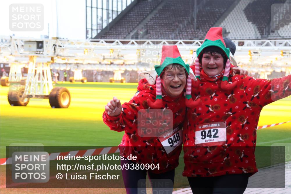 07.12.2025 - St. Pauli X-Mass-Run No. 15 Luisa Fischer http://msf.ph/oto/9380904 07.12.2025 11:15:22 Ziel 15, 948, 15, 942, 313, 525, 922, 1623, 1627, 1662, 1776, 1778, 1798, 1804, 1805, 1806, 1807, 2040, 2211, 3133, 4010 meine-sportfotos.de