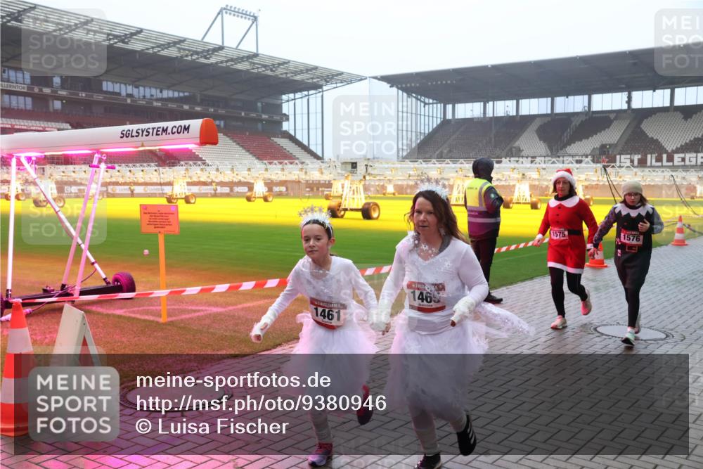 07.12.2025 - St. Pauli X-Mass-Run No. 15 Luisa Fischer http://msf.ph/oto/9380946 07.12.2025 10:09:37 Ziel 1461, 1465, 1575, 1576, 19, 390, 707, 786, 789, 800, 881, 896, 899, 947, 960, 1002, 1031, 1176, 1243, 1248, 1461, 1465, 1570, 1575, 1576, 1718, 2126, 2521, 3212, 3300, 3332, 3335, 3484, 3493, 3671, 3756, 3891, 3904, 3907, 4066, 4067, 4068, 4113, 4666 meine-sportfotos.de
