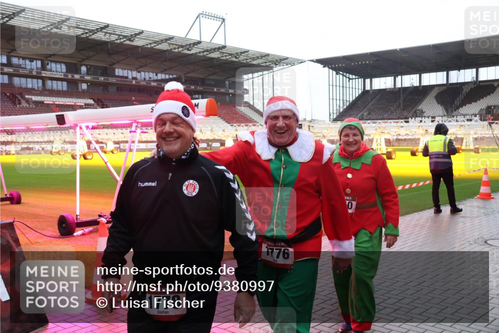 07.12.2025 - St. Pauli X-Mass-Run No. 15 Luisa Fischer http://msf.ph/oto/9380997 07.12.2025 11:15:41 Ziel 15, 1778, 1910, 1776, 15, 0, 313, 391, 1218, 1282, 1623, 1627, 1662, 3133 meine-sportfotos.de