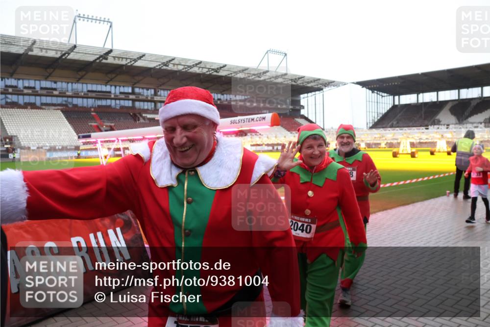07.12.2025 - St. Pauli X-Mass-Run No. 15 Luisa Fischer http://msf.ph/oto/9381004 07.12.2025 11:15:42 Ziel 15, 2040, 313, 391, 1218, 1282, 1623, 1627, 1662, 3133 meine-sportfotos.de