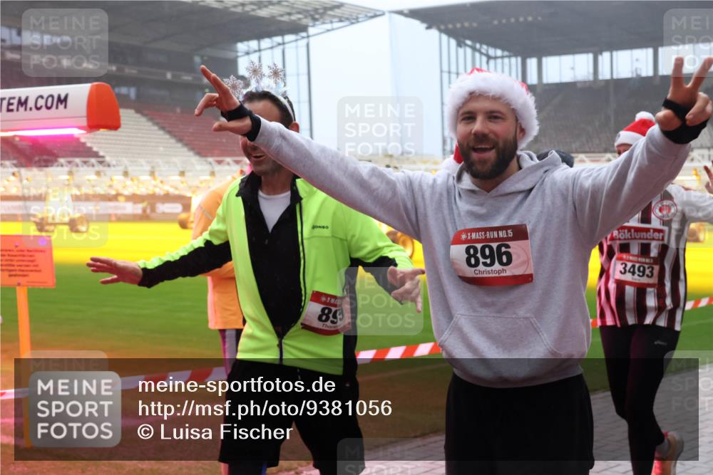 07.12.2025 - St. Pauli X-Mass-Run No. 15 Luisa Fischer http://msf.ph/oto/9381056 07.12.2025 10:09:52 Ziel 15, 896, 3493, 89, 800, 881, 896, 899, 960, 1172, 1191, 1243, 1248, 1461, 1465, 1570, 1575, 1576, 1718, 2126, 3300, 3493, 3756, 3891, 4066, 4067, 4068, 4113, 4666 meine-sportfotos.de