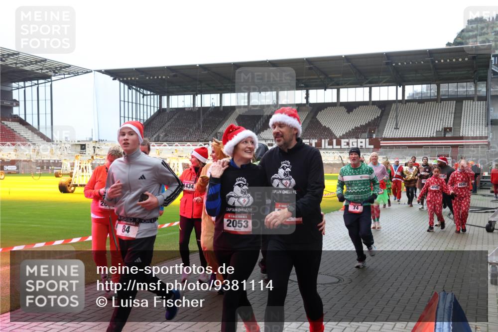 07.12.2025 - St. Pauli X-Mass-Run No. 15 Luisa Fischer http://msf.ph/oto/9381114 07.12.2025 10:43:53 Ziel 20, 84, 1434, 15, 2053, 74, 4045, 4441, 4046, 74, 84, 559, 706, 1053, 1301, 1616, 1814, 1913, 1936, 2052, 2053, 2336, 2337, 2459, 2487, 2647, 2724, 2726, 2761, 2762, 2767, 2802, 2901, 3022, 3038, 3100, 3226, 3237, 3381, 4095, 4096, 4104, 4161, 4621 meine-sportfotos.de