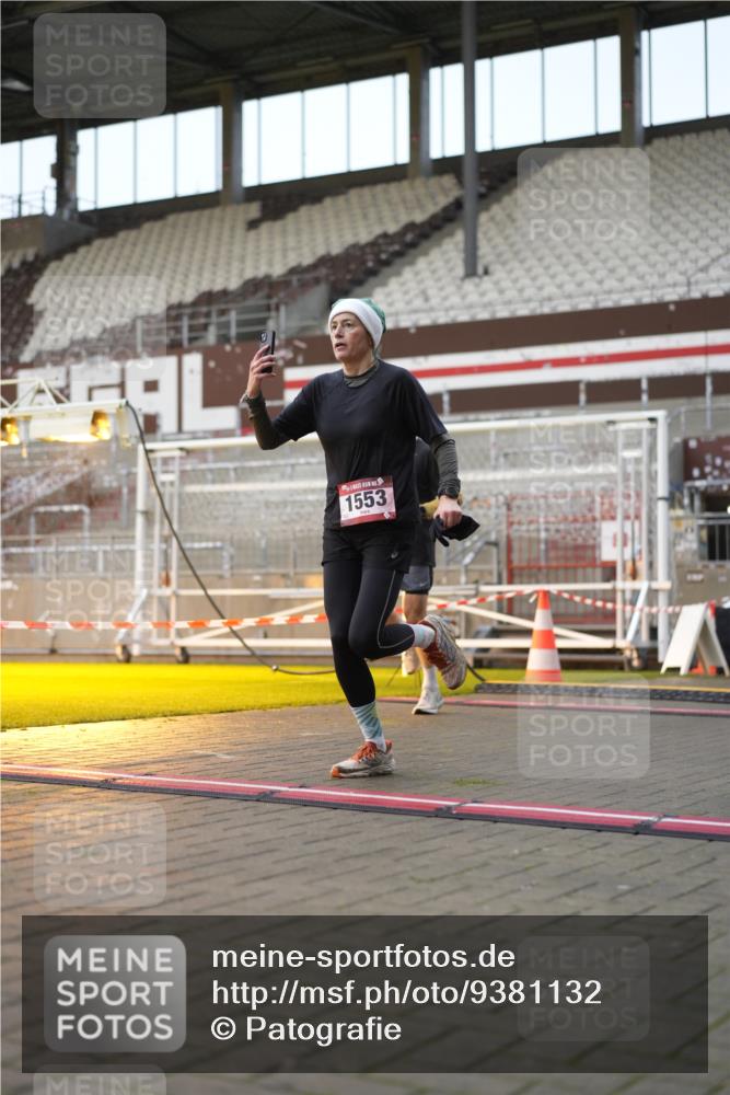 07.12.2025 - St. Pauli X-Mass-Run No. 15 Patografie http://msf.ph/oto/9381132 07.12.2025 10:20:02 Ziel 459, 1364, 1553, 1903, 2238, 2751, 3846, 3871, 3893, 4042, 4071 meine-sportfotos.de