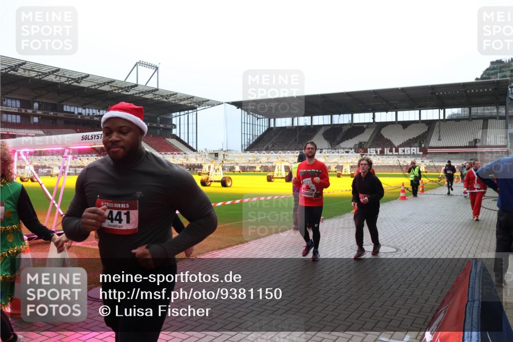 07.12.2025 - St. Pauli X-Mass-Run No. 15 Luisa Fischer http://msf.ph/oto/9381150 07.12.2025 10:44:02 Ziel 15, 441, 2724, 74, 84, 559, 706, 1053, 1301, 1616, 1814, 1913, 1936, 2052, 2053, 2459, 2487, 2647, 2724, 2726, 2761, 2762, 2767, 3022, 3038, 3100, 3226, 3237, 4095, 4096, 4104, 4254, 4255 meine-sportfotos.de