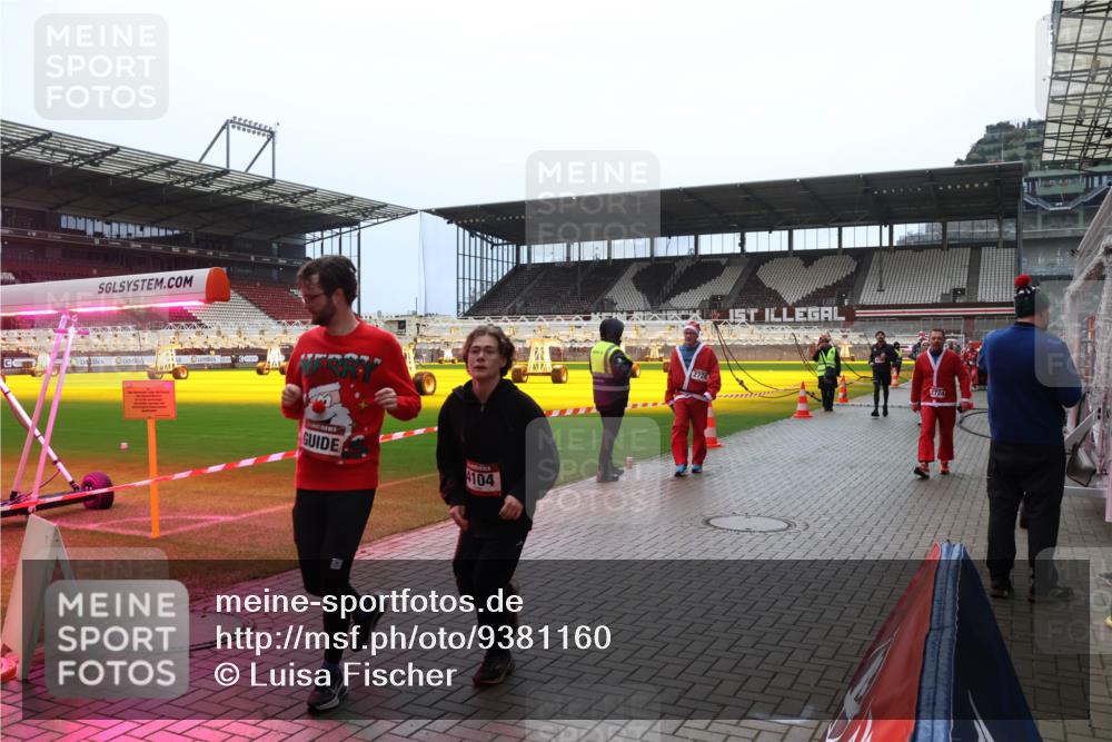 07.12.2025 - St. Pauli X-Mass-Run No. 15 Luisa Fischer http://msf.ph/oto/9381160 07.12.2025 10:44:03 Ziel 4104, 2726, 2724, 74, 84, 559, 706, 1053, 1616, 1814, 1913, 1936, 2052, 2053, 2459, 2487, 2647, 2724, 2726, 2761, 2762, 2767, 2950, 2955, 3022, 3038, 3100, 3226, 3237, 4095, 4096, 4104, 4254, 4255 meine-sportfotos.de