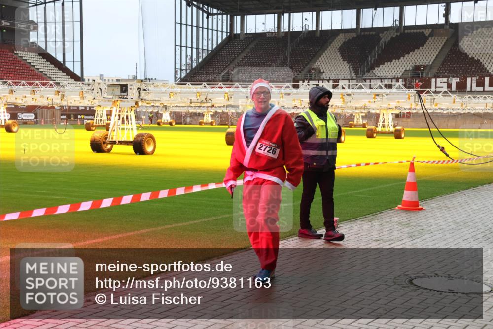 07.12.2025 - St. Pauli X-Mass-Run No. 15 Luisa Fischer http://msf.ph/oto/9381163 07.12.2025 10:44:06 Ziel 2726, 74, 84, 559, 706, 1053, 1616, 1913, 2459, 2487, 2499, 2647, 2724, 2726, 2761, 2762, 2767, 2950, 2955, 3022, 3038, 3100, 3226, 3237, 4095, 4096, 4104, 4254, 4255 meine-sportfotos.de