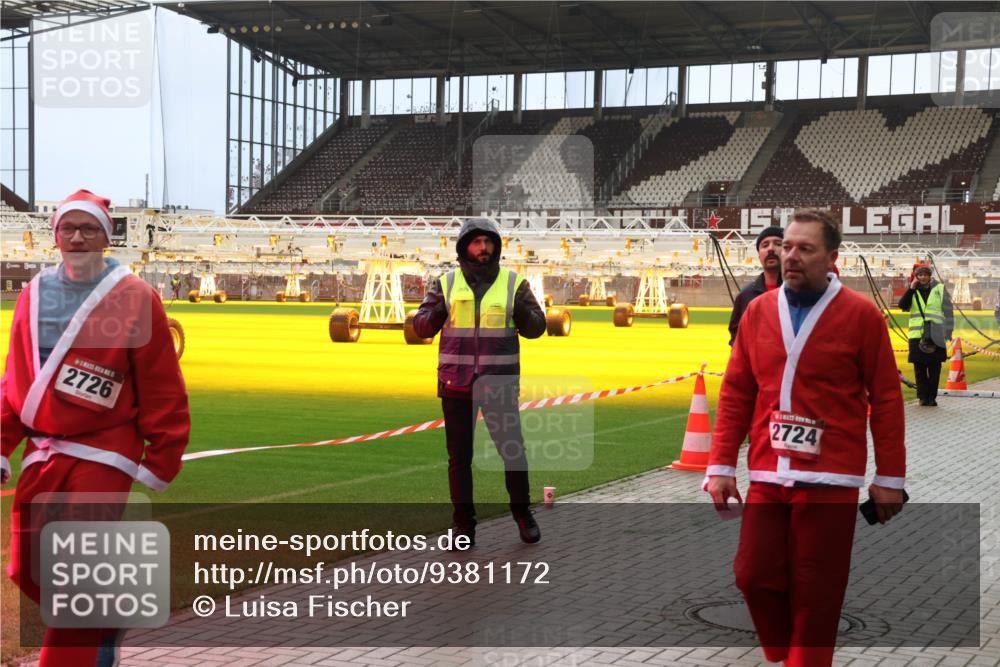 07.12.2025 - St. Pauli X-Mass-Run No. 15 Luisa Fischer http://msf.ph/oto/9381172 07.12.2025 10:44:07 Ziel 2726, 2724, 74, 84, 559, 706, 1053, 1616, 1913, 2459, 2487, 2499, 2647, 2724, 2726, 2761, 2762, 2767, 2950, 2955, 3022, 3038, 3100, 3226, 3237, 4095, 4096, 4104, 4254, 4255 meine-sportfotos.de