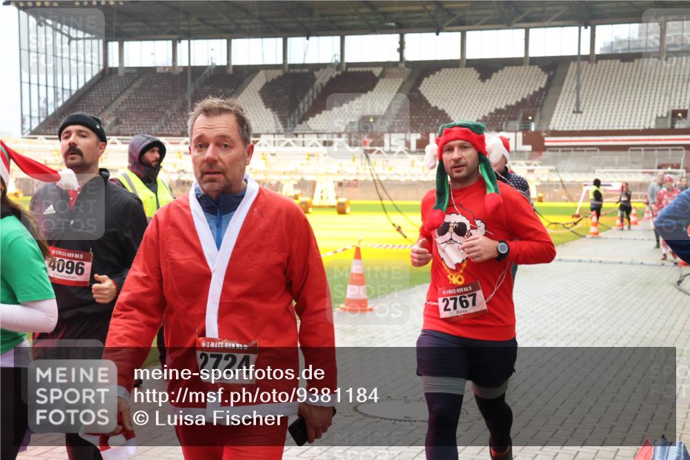 07.12.2025 - St. Pauli X-Mass-Run No. 15 Luisa Fischer http://msf.ph/oto/9381184 07.12.2025 10:44:09 Ziel 5, 4096, 2724, 15, 2767, 32, 74, 84, 179, 559, 706, 1053, 1616, 1913, 2459, 2487, 2499, 2647, 2724, 2726, 2767, 2950, 2955, 3022, 3038, 3100, 3226, 3237, 4095, 4096, 4104, 4254, 4255 meine-sportfotos.de