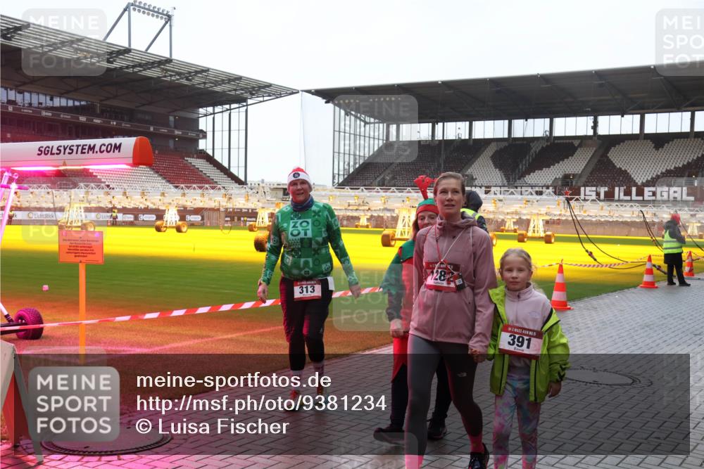 07.12.2025 - St. Pauli X-Mass-Run No. 15 Luisa Fischer http://msf.ph/oto/9381234 07.12.2025 11:16:10 Ziel 313, 1282, 15, 391, 8, 14, 372, 391, 1218, 1282, 2194 meine-sportfotos.de