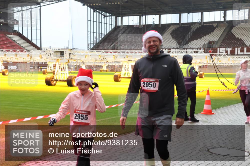 07.12.2025 - St. Pauli X-Mass-Run No. 15 Luisa Fischer http://msf.ph/oto/9381235 07.12.2025 10:44:31 Ziel 15, 2955, 15, 2950, 32, 84, 179, 220, 706, 1051, 1059, 1089, 1651, 1913, 1947, 1948, 2357, 2359, 2499, 2767, 2950, 2955, 3012, 3100, 4095, 4096, 4254, 4255 meine-sportfotos.de