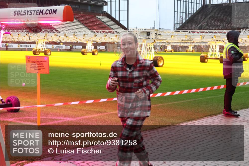 07.12.2025 - St. Pauli X-Mass-Run No. 15 Luisa Fischer http://msf.ph/oto/9381258 07.12.2025 10:44:43 Ziel 0, 12, 32, 179, 220, 571, 1051, 1059, 1060, 1089, 1421, 1651, 1947, 1948, 2321, 2325, 2357, 2359, 2499, 2950, 2955, 3012, 4254, 4255 meine-sportfotos.de