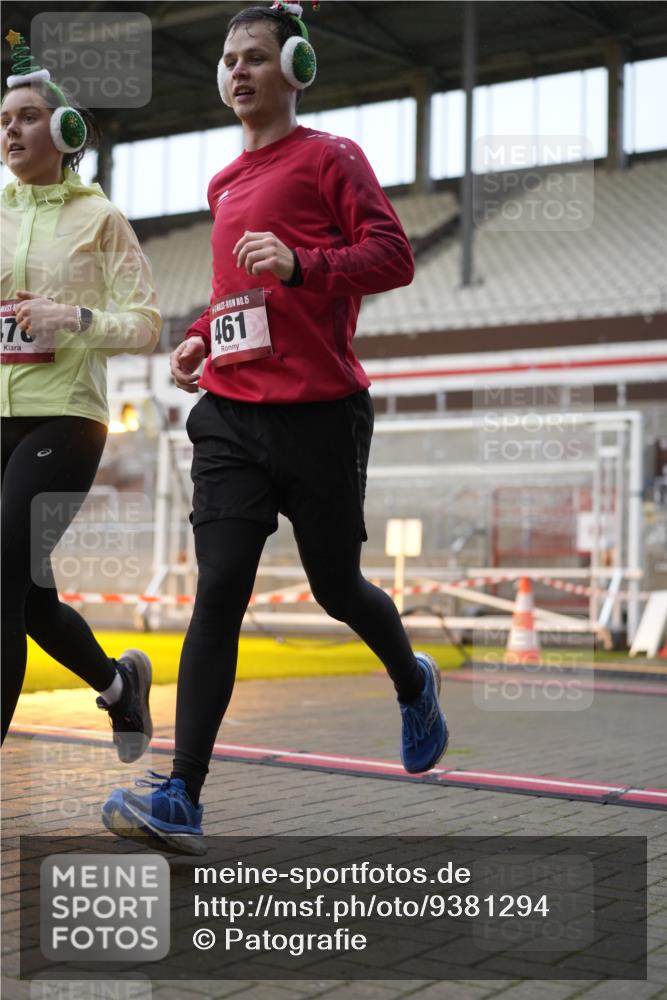 07.12.2025 - St. Pauli X-Mass-Run No. 15 Patografie http://msf.ph/oto/9381294 07.12.2025 10:20:23 Ziel 447, 452, 461, 478, 2187, 2855, 3473, 3832, 4116, 4490, 4503, 4523 meine-sportfotos.de