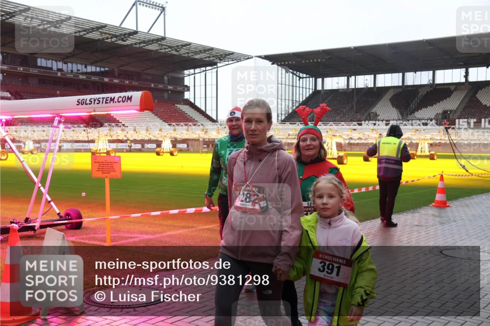 07.12.2025 - St. Pauli X-Mass-Run No. 15 Luisa Fischer http://msf.ph/oto/9381298 07.12.2025 11:16:11 Ziel 28, 121, 15, 15, 391, 8, 14, 372, 391, 1218, 1282, 2194, 2195 meine-sportfotos.de