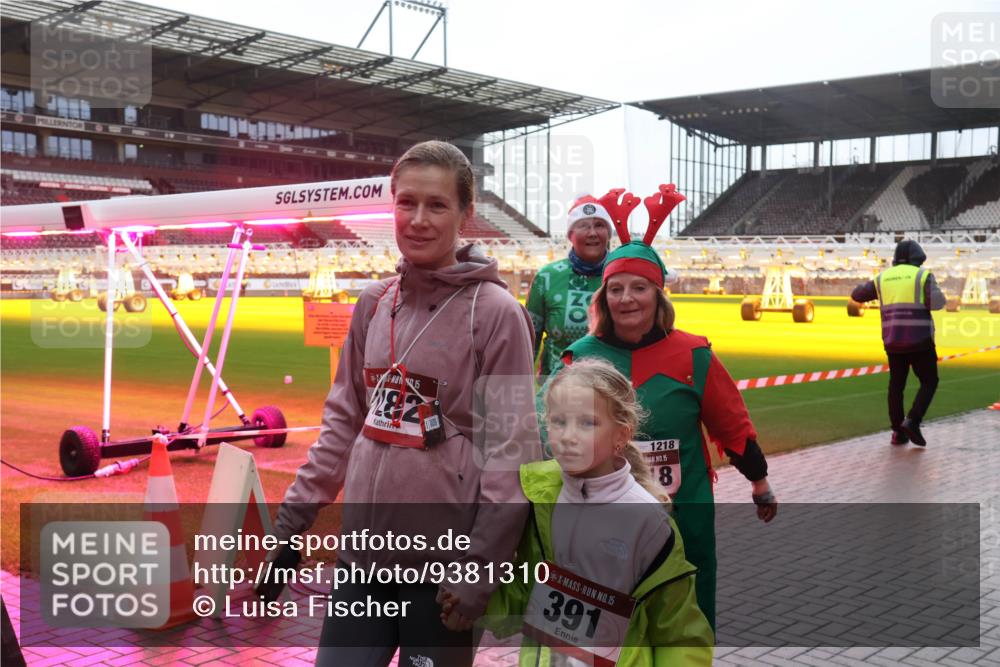 07.12.2025 - St. Pauli X-Mass-Run No. 15 Luisa Fischer http://msf.ph/oto/9381310 07.12.2025 11:16:12 Ziel 15, 4444, 15, 391, 1218, 15, 18, 8, 14, 372, 391, 1218, 1282, 2194, 2195, 2464 meine-sportfotos.de