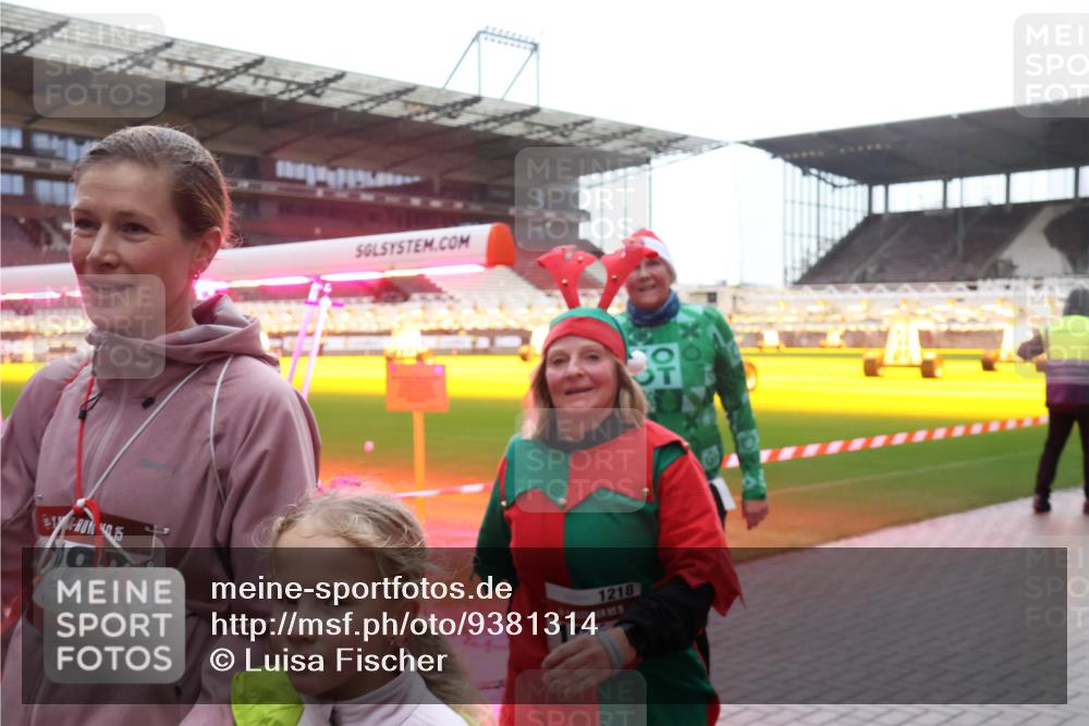 07.12.2025 - St. Pauli X-Mass-Run No. 15 Luisa Fischer http://msf.ph/oto/9381314 07.12.2025 11:16:12 Ziel 15, 182, 95, 1218, 8, 14, 372, 391, 1218, 1282, 2194, 2195, 2464 meine-sportfotos.de