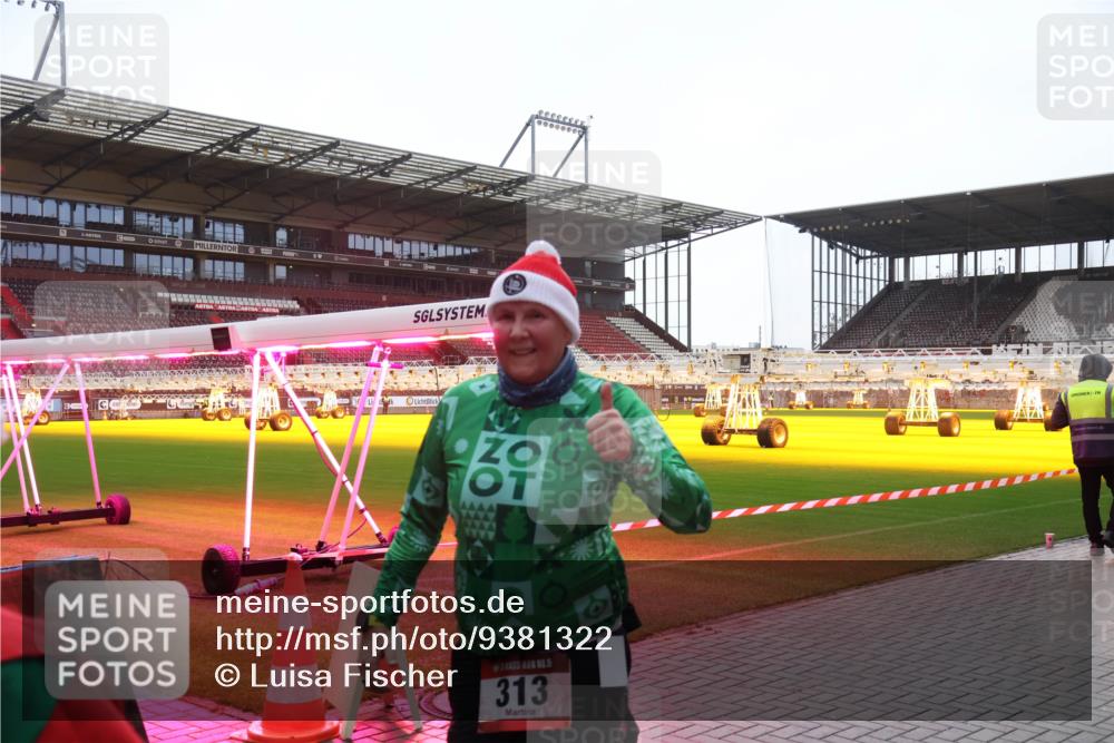 07.12.2025 - St. Pauli X-Mass-Run No. 15 Luisa Fischer http://msf.ph/oto/9381322 07.12.2025 11:16:14 Ziel 5, 313, 8, 14, 372, 391, 1282, 2194, 2195, 2464, 3326 meine-sportfotos.de
