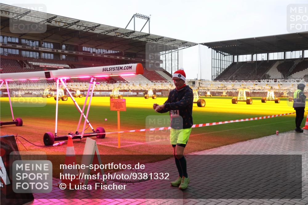 07.12.2025 - St. Pauli X-Mass-Run No. 15 Luisa Fischer http://msf.ph/oto/9381332 07.12.2025 11:16:18 Ziel 194, 8, 14, 372, 1800, 1802, 1821, 1825, 2194, 2195, 2464, 3326 meine-sportfotos.de