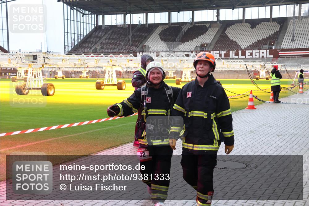 07.12.2025 - St. Pauli X-Mass-Run No. 15 Luisa Fischer http://msf.ph/oto/9381333 07.12.2025 10:45:04 Ziel 32, 86, 220, 571, 1051, 1059, 1060, 1089, 1421, 1947, 1948, 2058, 2321, 2325, 2357, 2359, 3132, 4876 meine-sportfotos.de