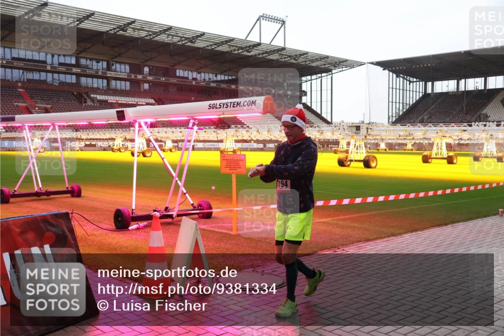 07.12.2025 - St. Pauli X-Mass-Run No. 15 Luisa Fischer http://msf.ph/oto/9381334 07.12.2025 11:16:19 Ziel 194, 8, 14, 372, 1800, 1802, 1821, 1825, 2194, 2195, 2464, 3241, 3256, 3326 meine-sportfotos.de