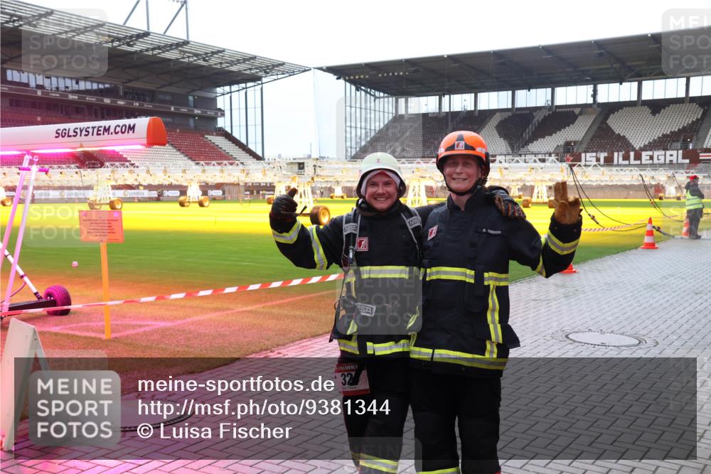 07.12.2025 - St. Pauli X-Mass-Run No. 15 Luisa Fischer http://msf.ph/oto/9381344 07.12.2025 10:45:06 Ziel 15, 32, 86, 220, 571, 1051, 1059, 1060, 1089, 1421, 1947, 1948, 2058, 2321, 2325, 2357, 2359, 3132, 4876 meine-sportfotos.de