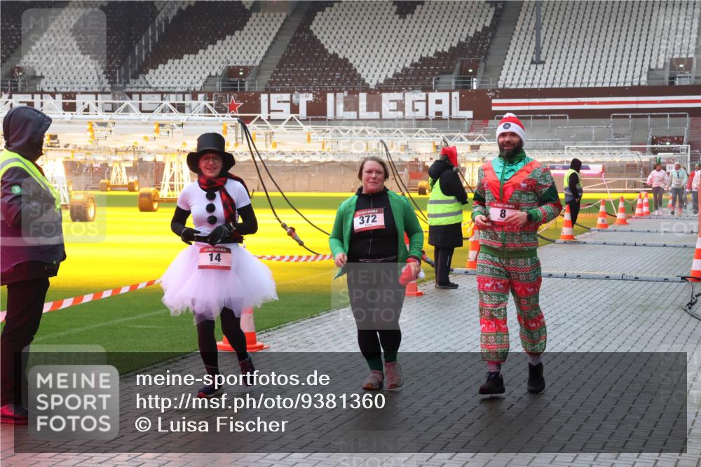 07.12.2025 - St. Pauli X-Mass-Run No. 15 Luisa Fischer http://msf.ph/oto/9381360 07.12.2025 11:16:27 Ziel 1, 14, 372, 8, 8, 14, 372, 1800, 1802, 1821, 1825, 2194, 2195, 2464, 3241, 3256, 3326 meine-sportfotos.de