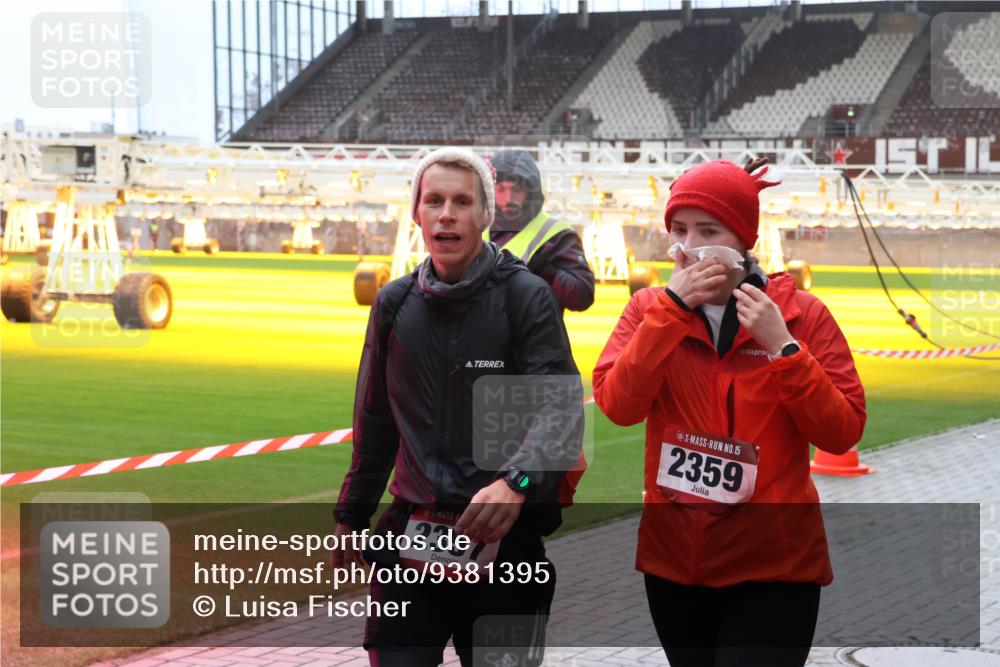 07.12.2025 - St. Pauli X-Mass-Run No. 15 Luisa Fischer http://msf.ph/oto/9381395 07.12.2025 10:45:26 Ziel 2357, 15, 2359, 82, 86, 631, 636, 791, 793, 1245, 1415, 1419, 1546, 2058, 2086, 2158, 2220, 2321, 2325, 2524, 2525, 3132, 3350, 4876 meine-sportfotos.de