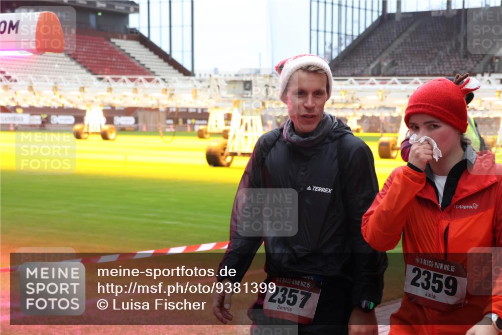 07.12.2025 - St. Pauli X-Mass-Run No. 15 Luisa Fischer http://msf.ph/oto/9381399 07.12.2025 10:45:26 Ziel 15, 2357, 15, 2359, 82, 86, 631, 636, 791, 793, 1245, 1415, 1419, 1546, 2058, 2086, 2158, 2220, 2321, 2325, 2524, 2525, 3132, 3350, 4876 meine-sportfotos.de
